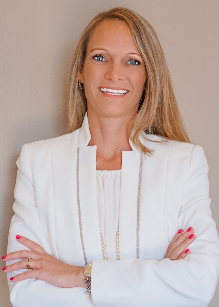 head shot of Stacy Vollenweider Real Estate Consultant