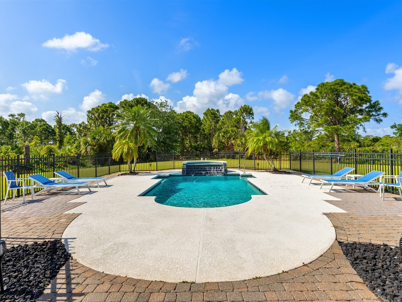 1028 Dowitcher Court