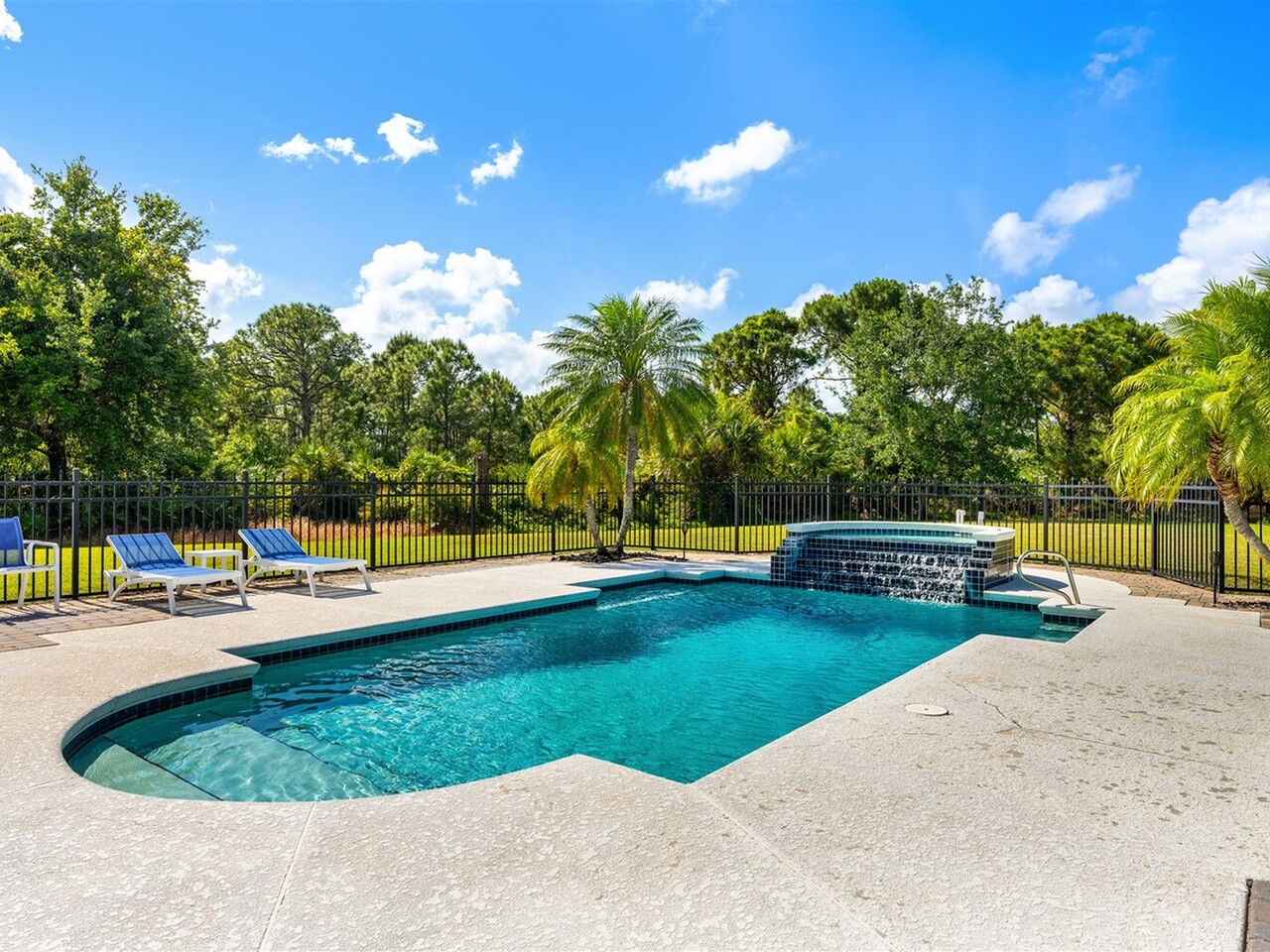 1028 Dowitcher Court