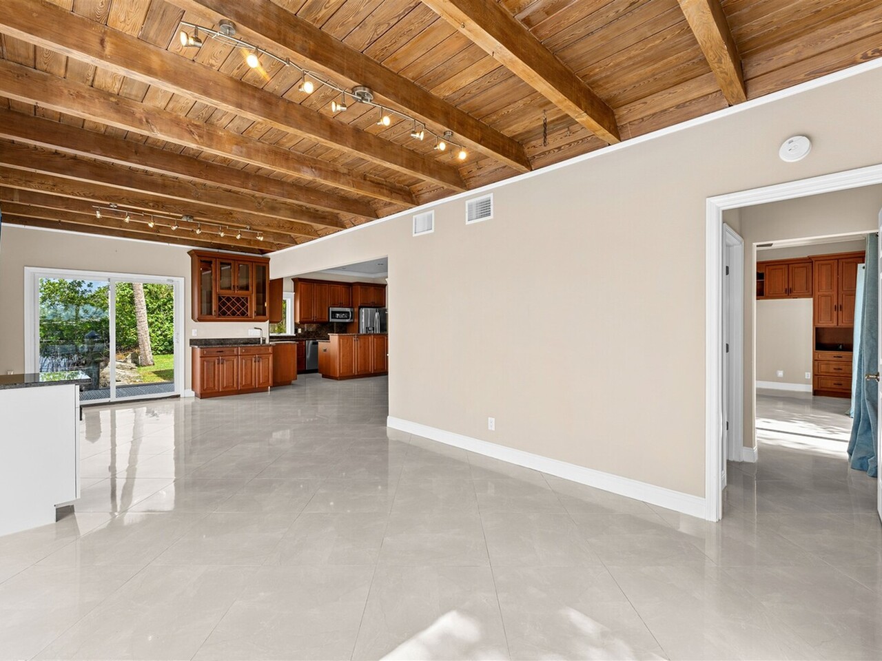 10285 S Tropical Trail