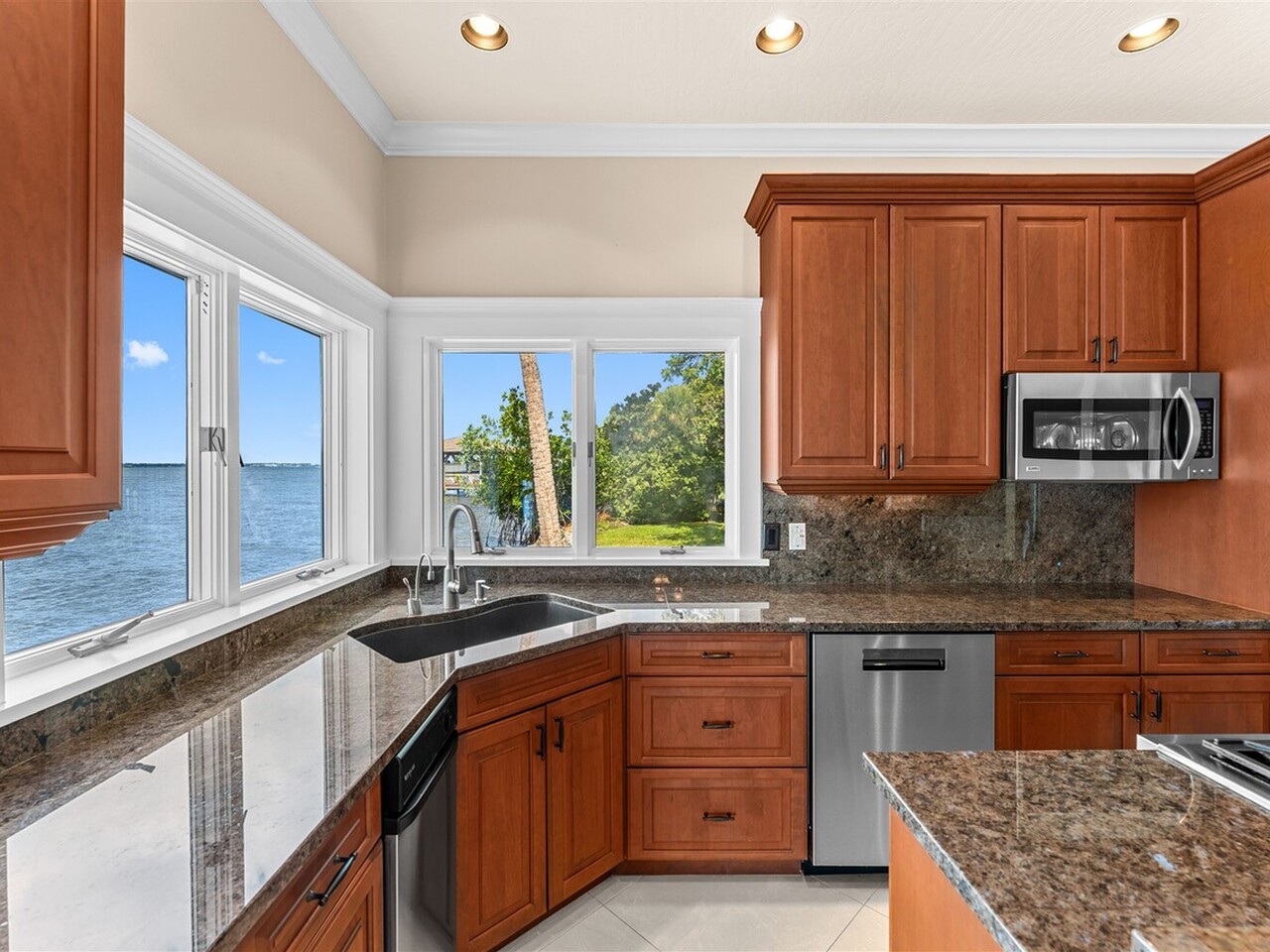 10285 S Tropical Trail