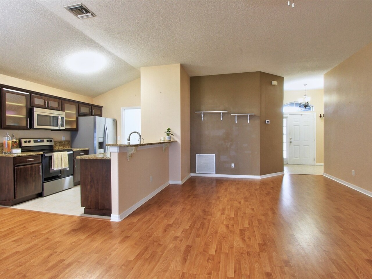 1114 Sedgewood Cir.