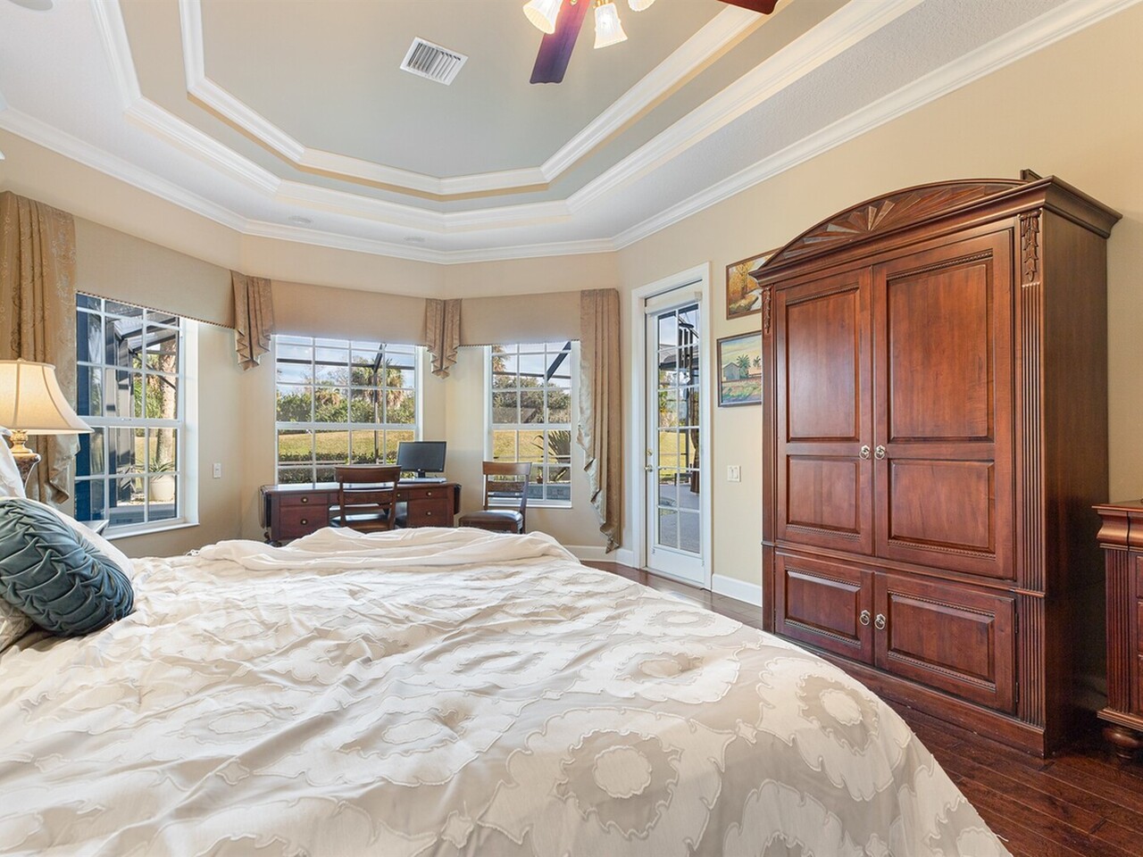 1143 Balmoral Way