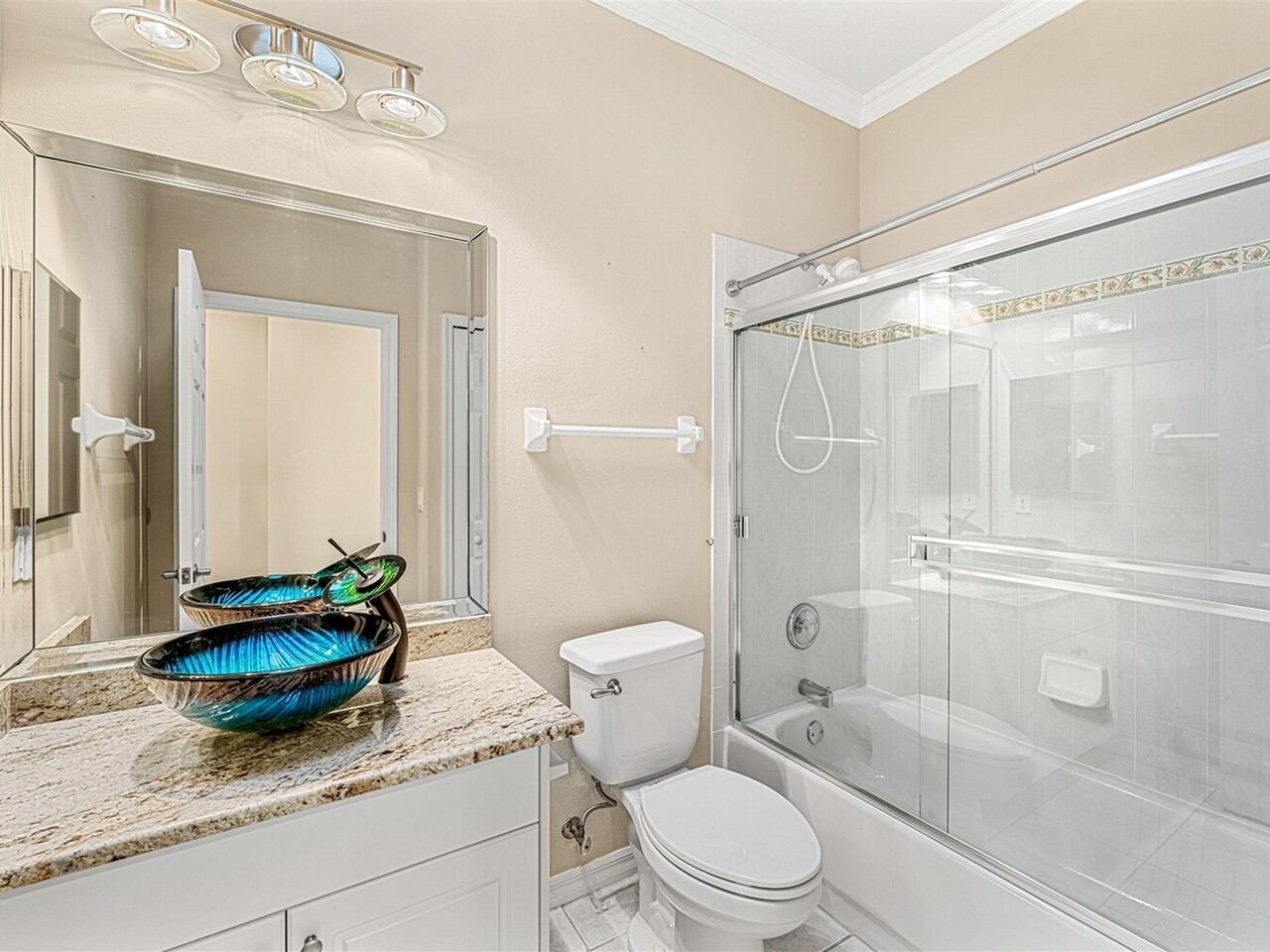 1233 Honeybee Lane