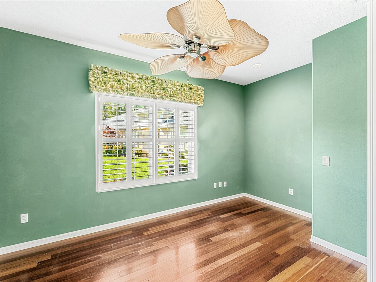 1233 Honeybee Lane