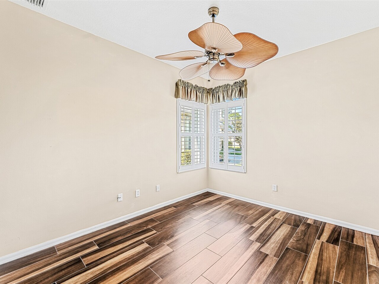 1233 Honeybee Lane