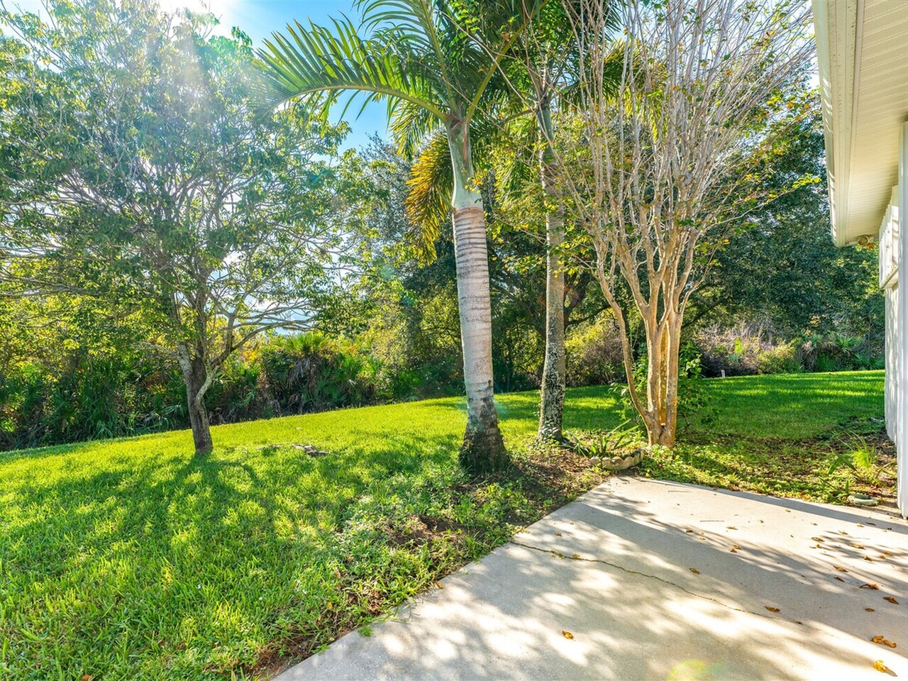 1233 Honeybee Lane