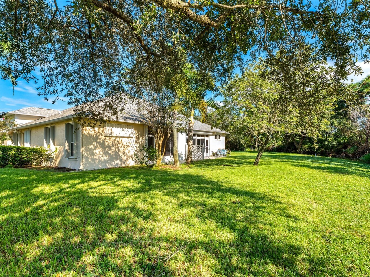 1233 Honeybee Lane