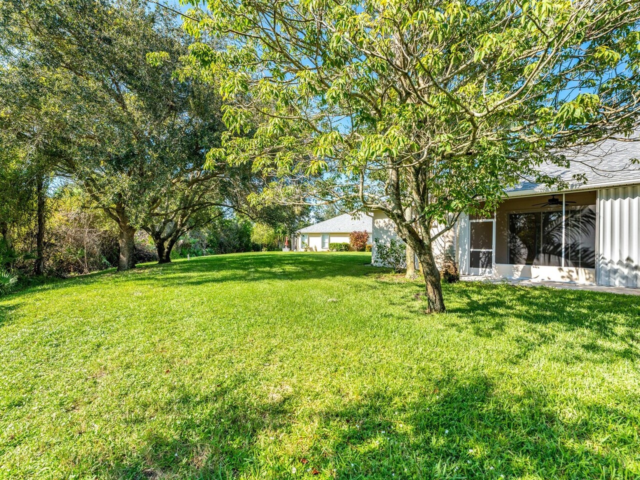 1233 Honeybee Lane