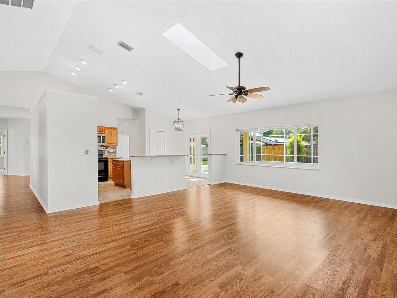 1235 Two Oaks Blvd.