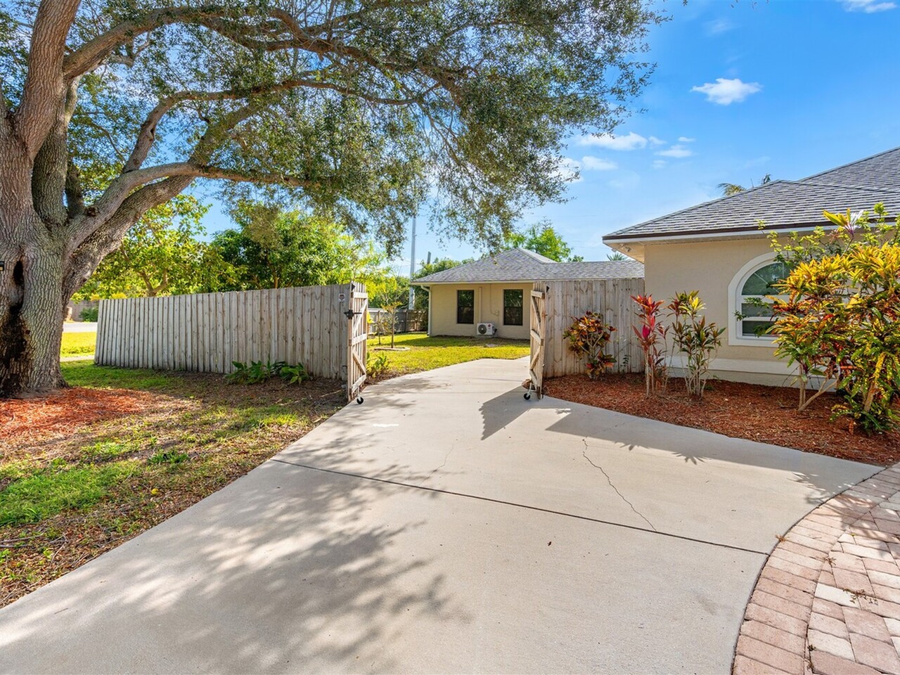 1235 Two Oaks Blvd.