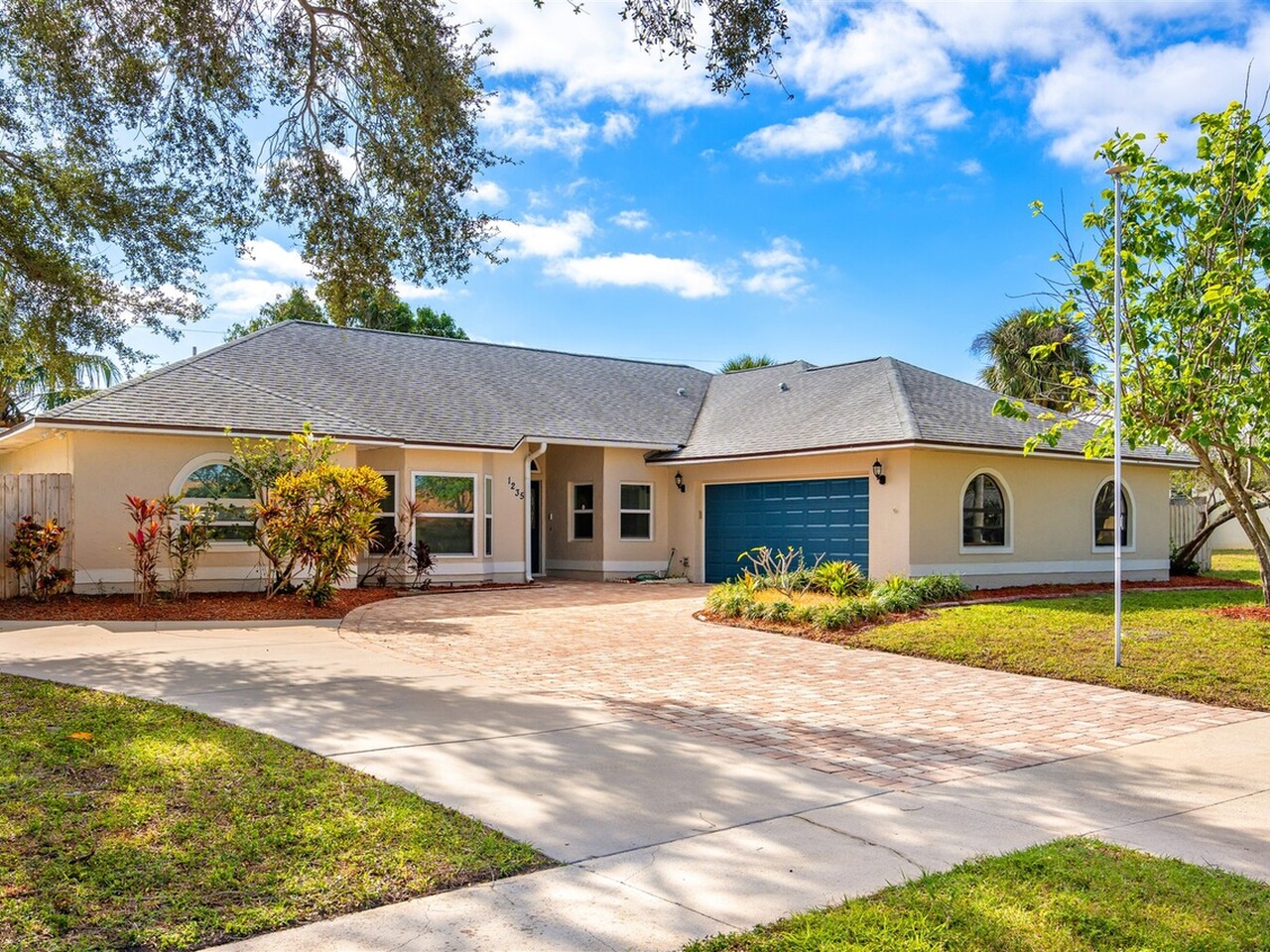 1235 Two Oaks Blvd.