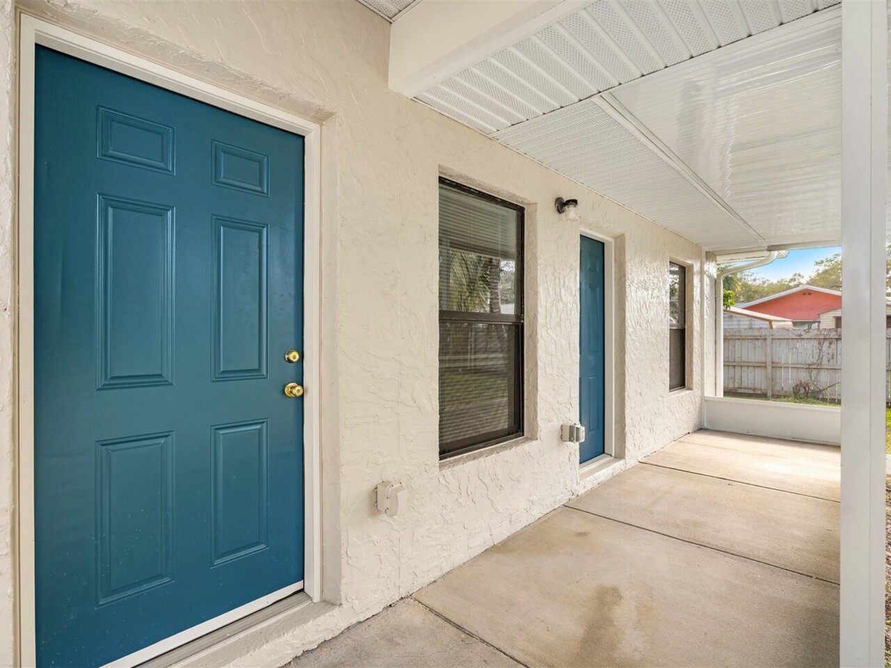 1235 Two Oaks Blvd.