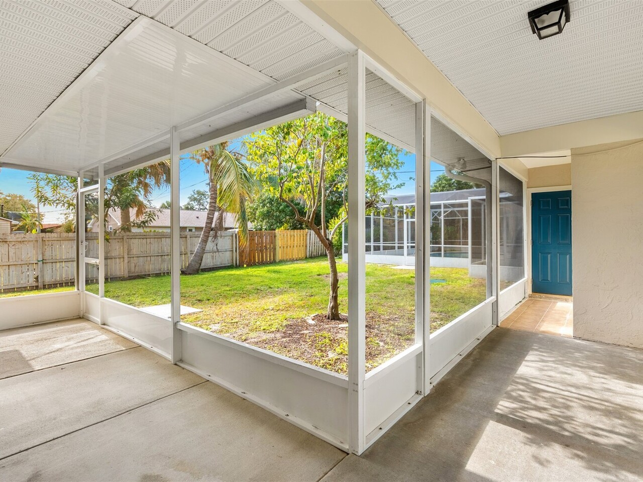 1235 Two Oaks Blvd.