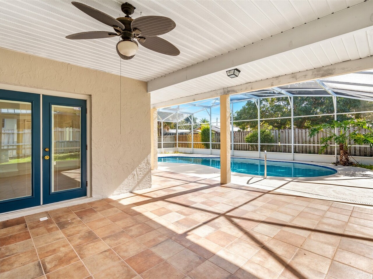 1235 Two Oaks Blvd.