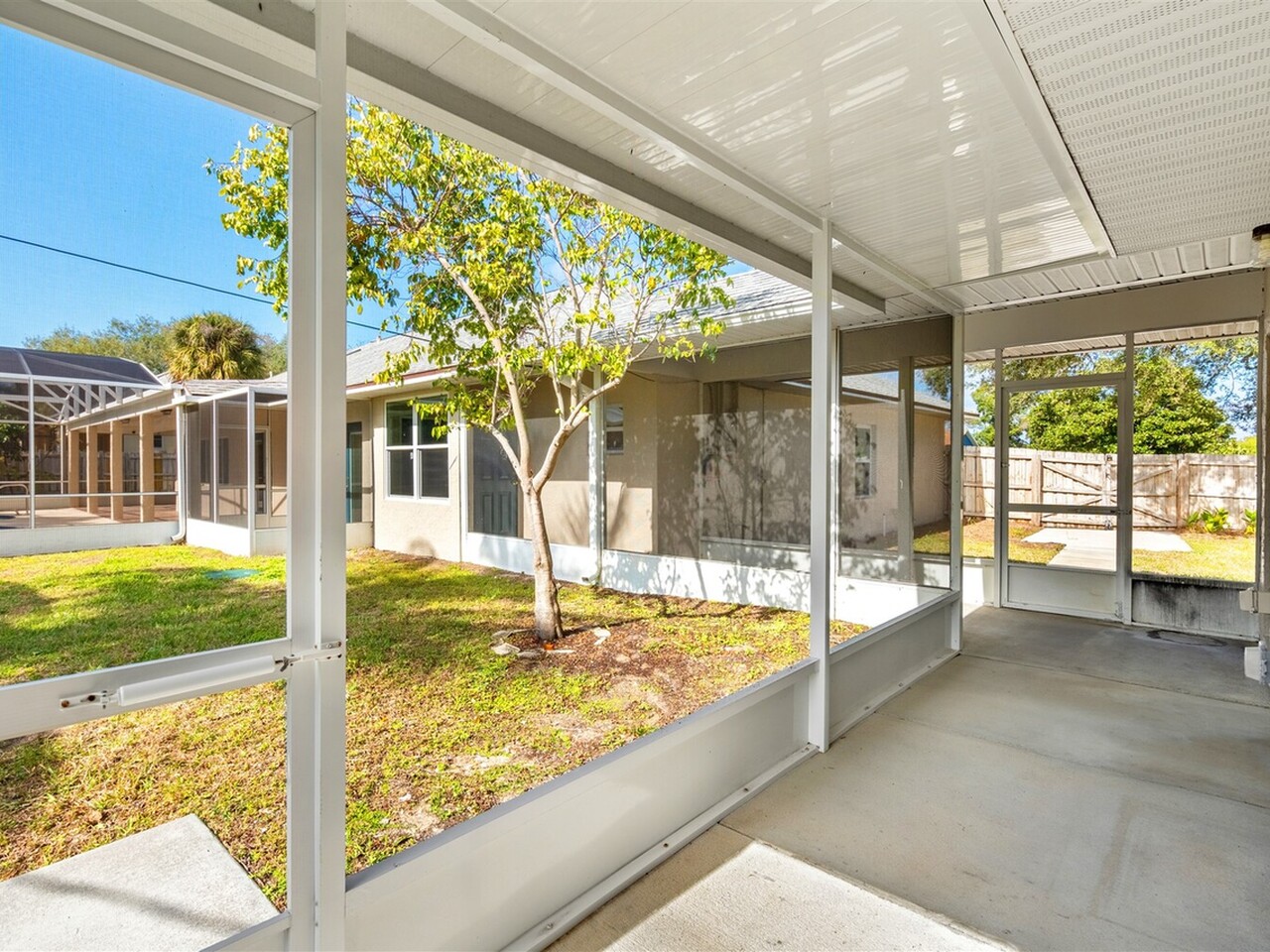 1235 Two Oaks Blvd.