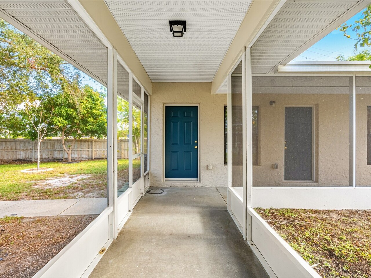 1235 Two Oaks Blvd.