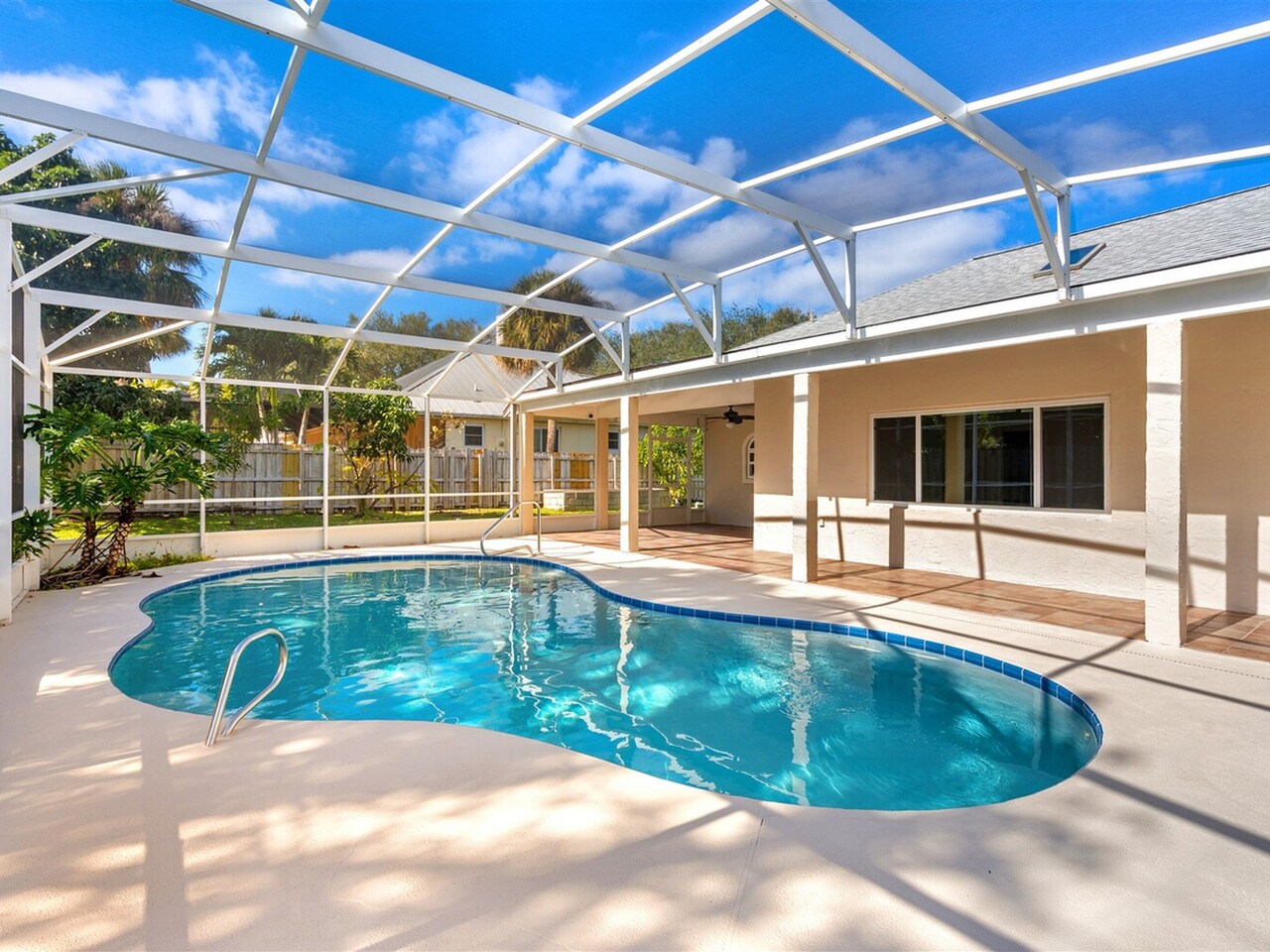 1235 Two Oaks Blvd.