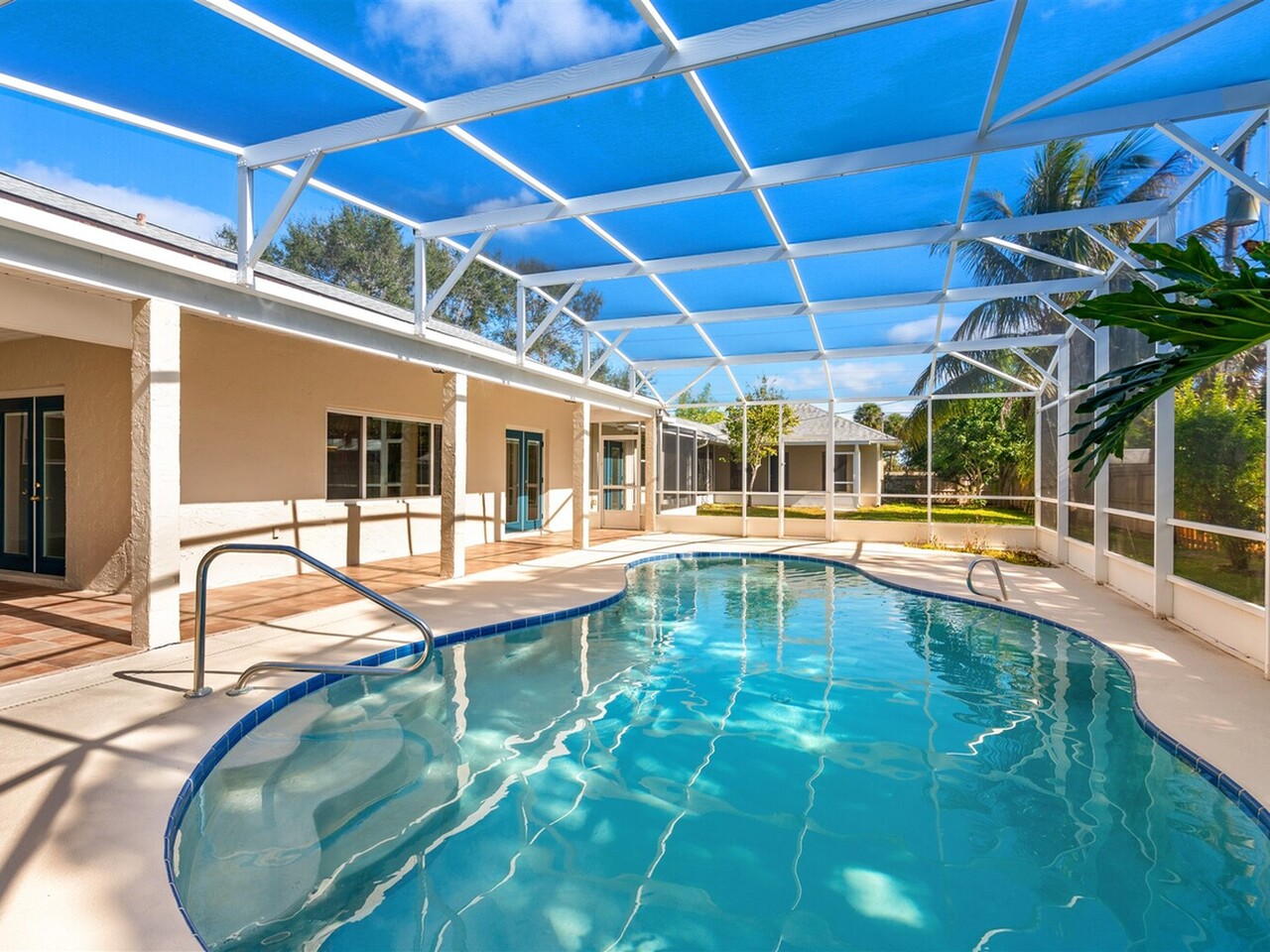 1235 Two Oaks Blvd.
