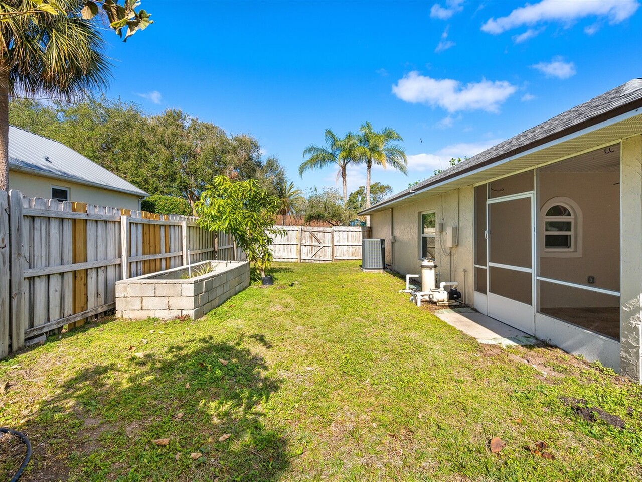 1235 Two Oaks Blvd.