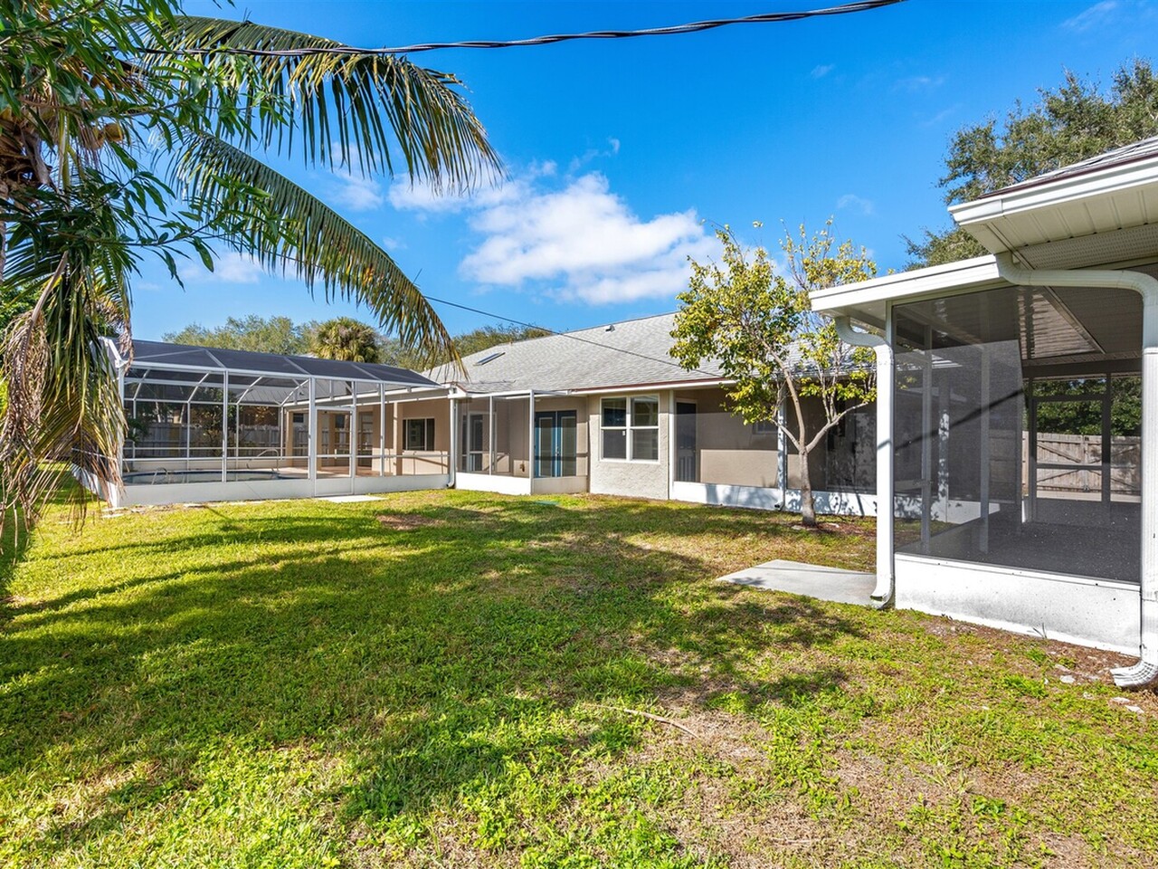 1235 Two Oaks Blvd.