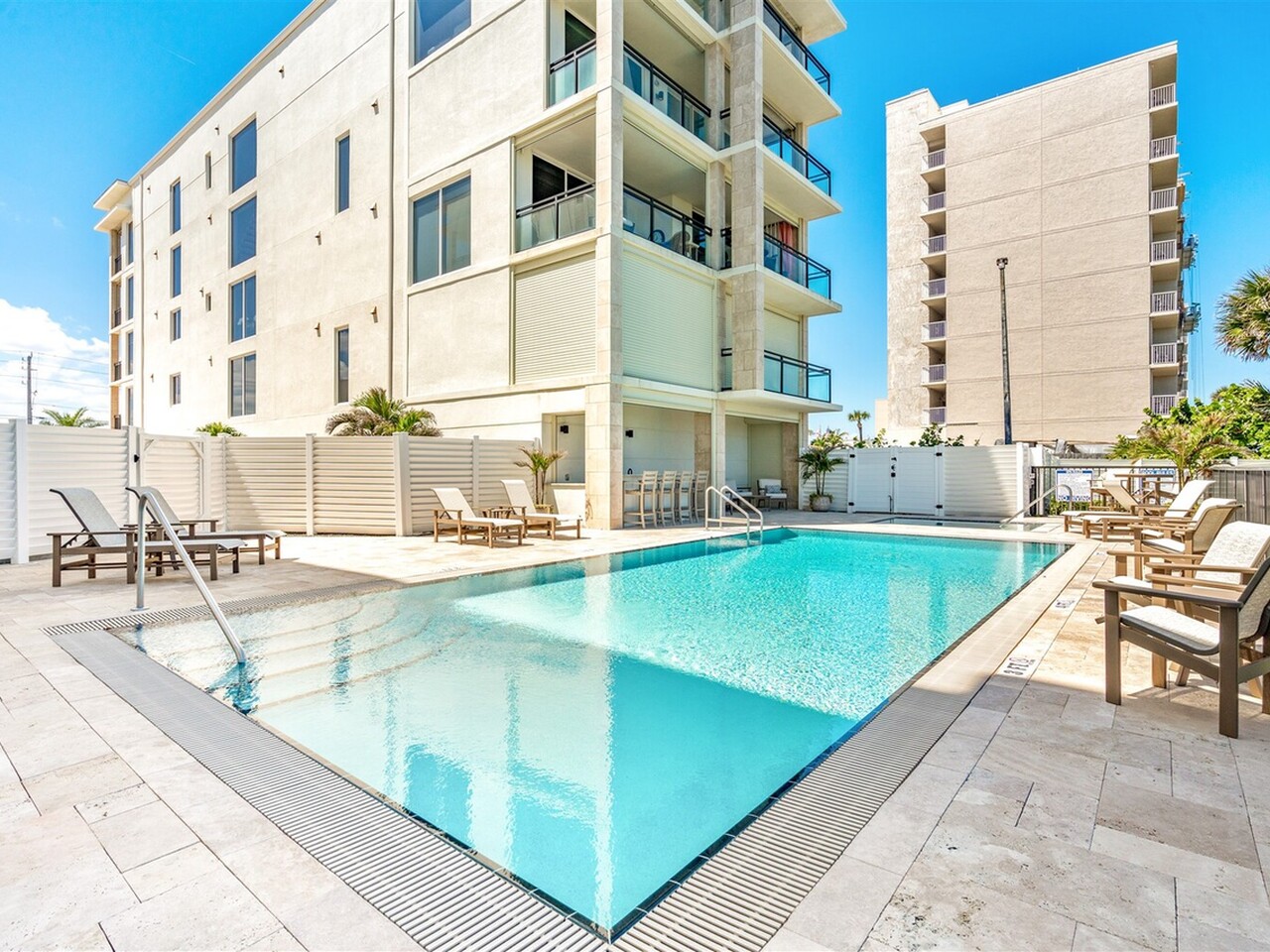 1625 N Highway A1A 202