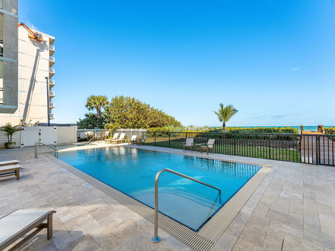 1625 N Highway A1A 401