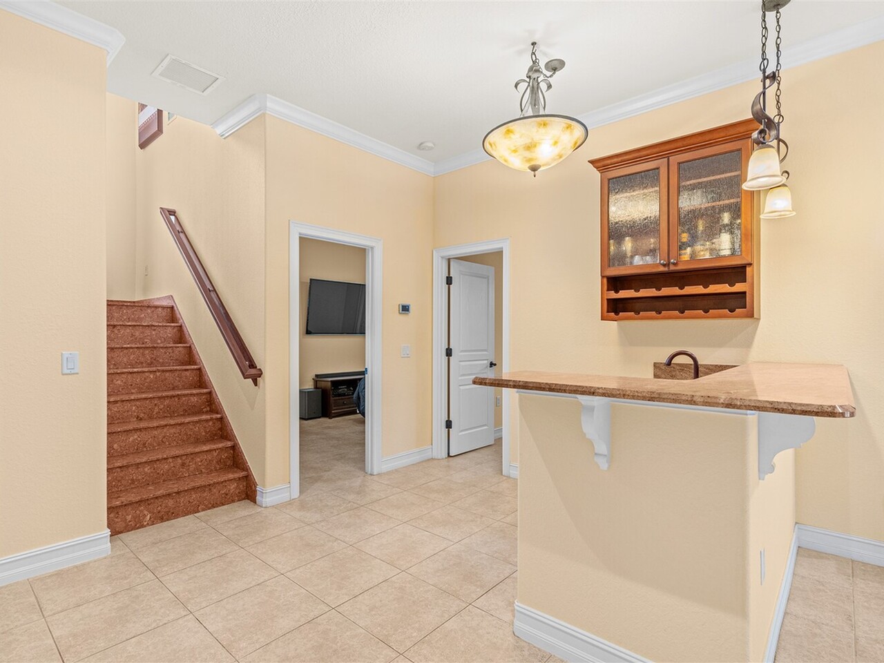 2037 Rockledge Dr.