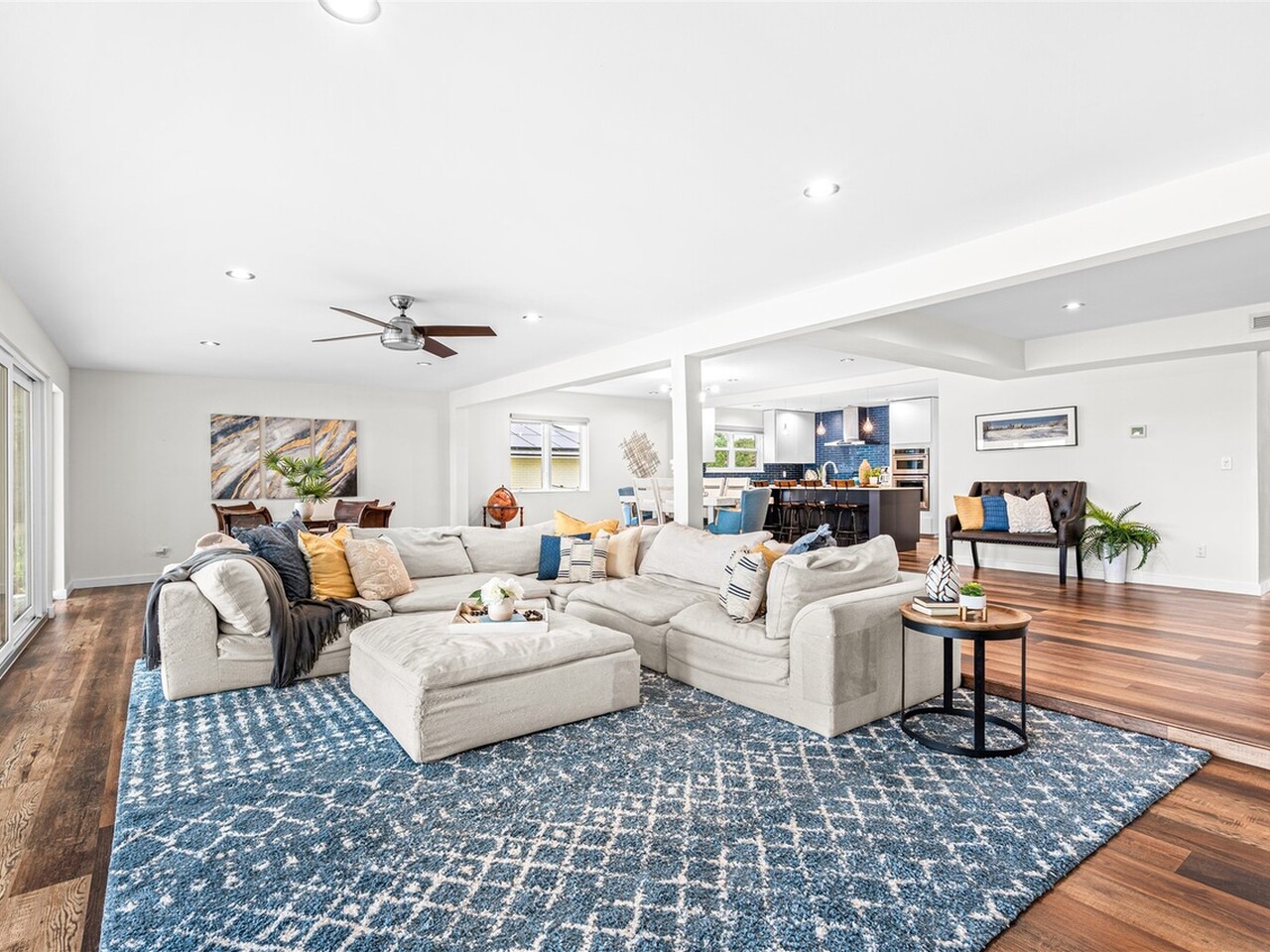 2595 Lynwood Place