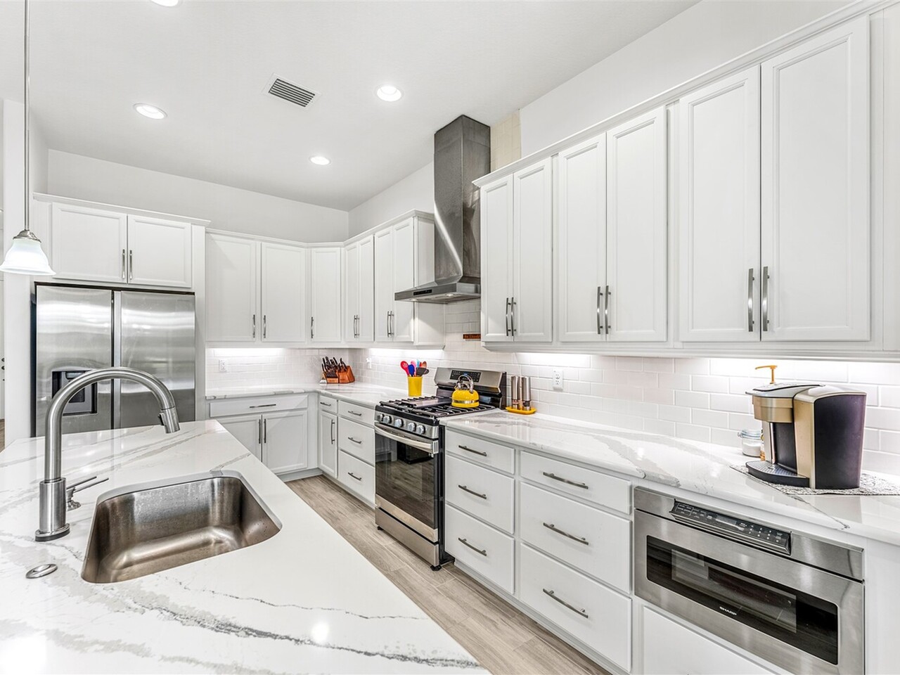 2639 Avalonia Dr. 