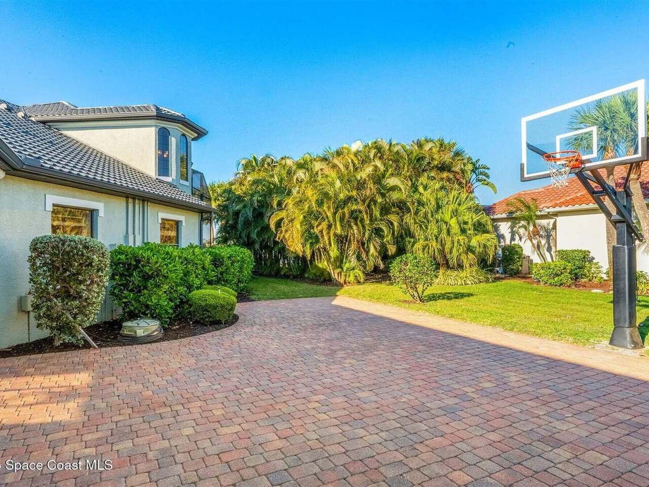 2803 Bellwind Circle