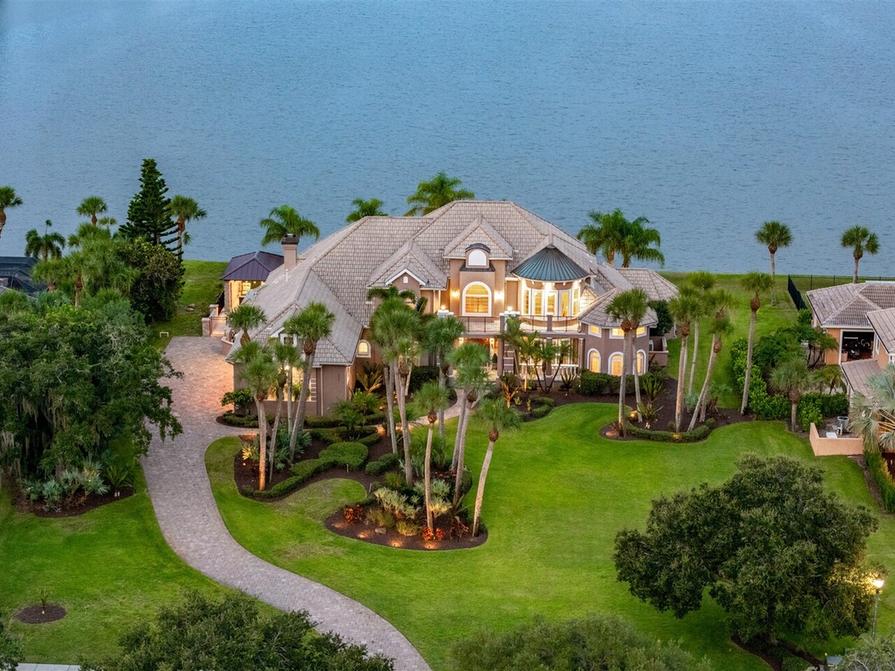 3243 Bellwind Cir.