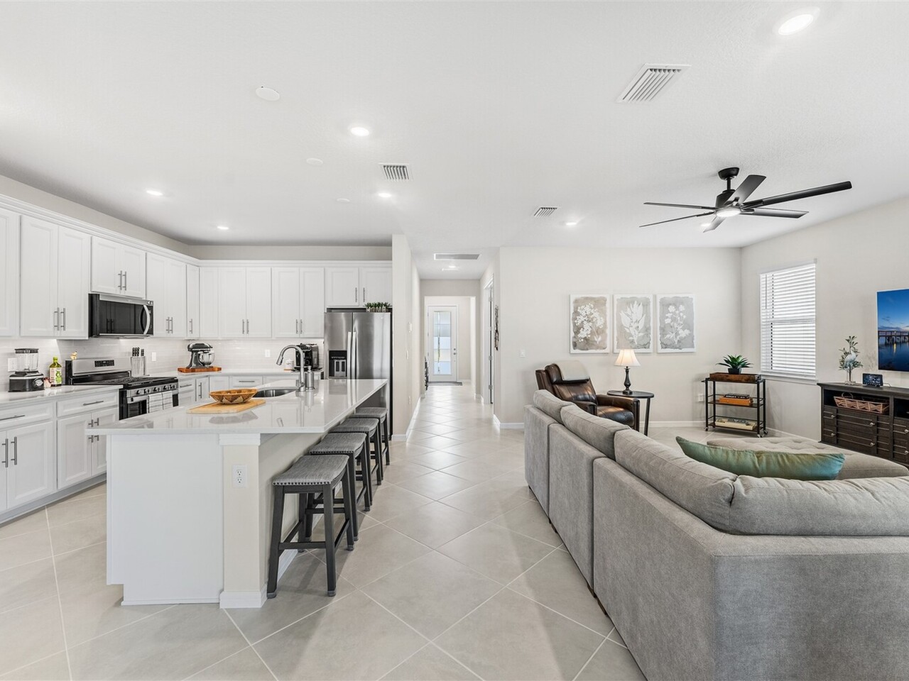 3582 Coastline Lane
