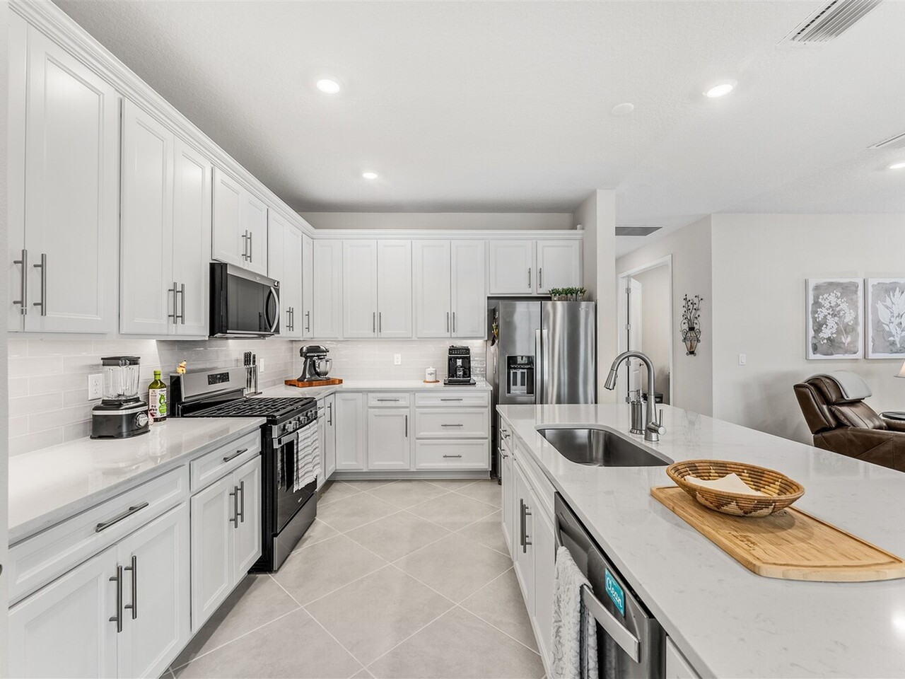 3582 Coastline Lane