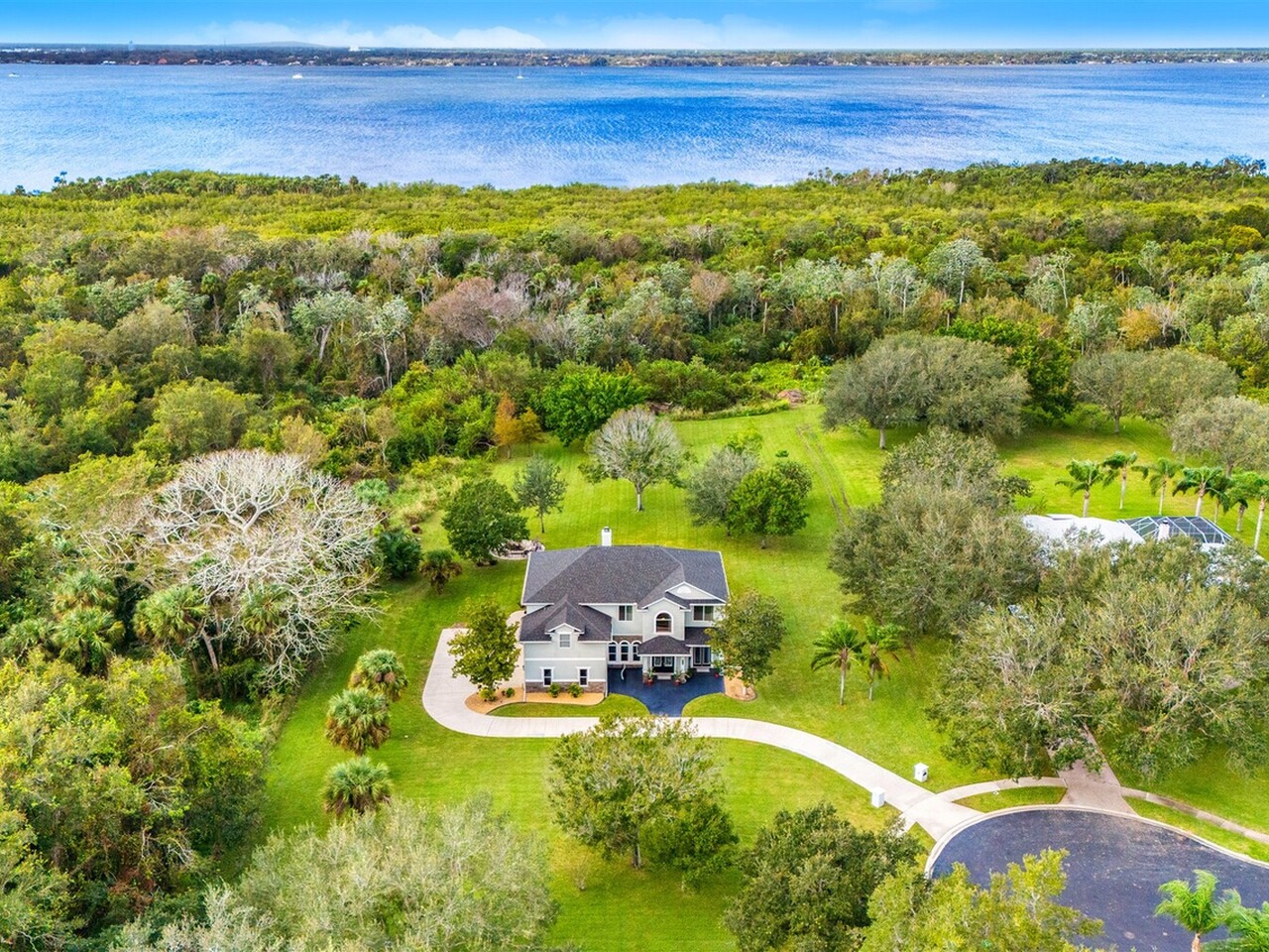 3962 Tradewinds Trail