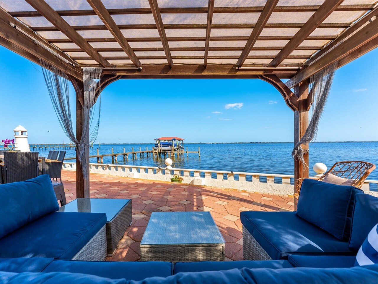 4270 Indian River Drive