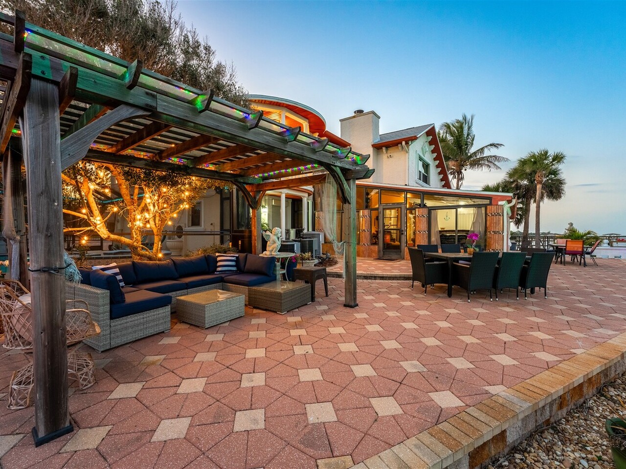 4270 Indian River Drive