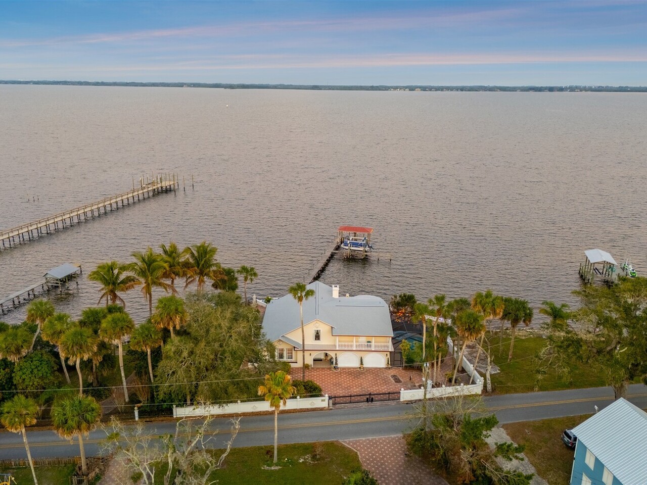 4270 Indian River Drive