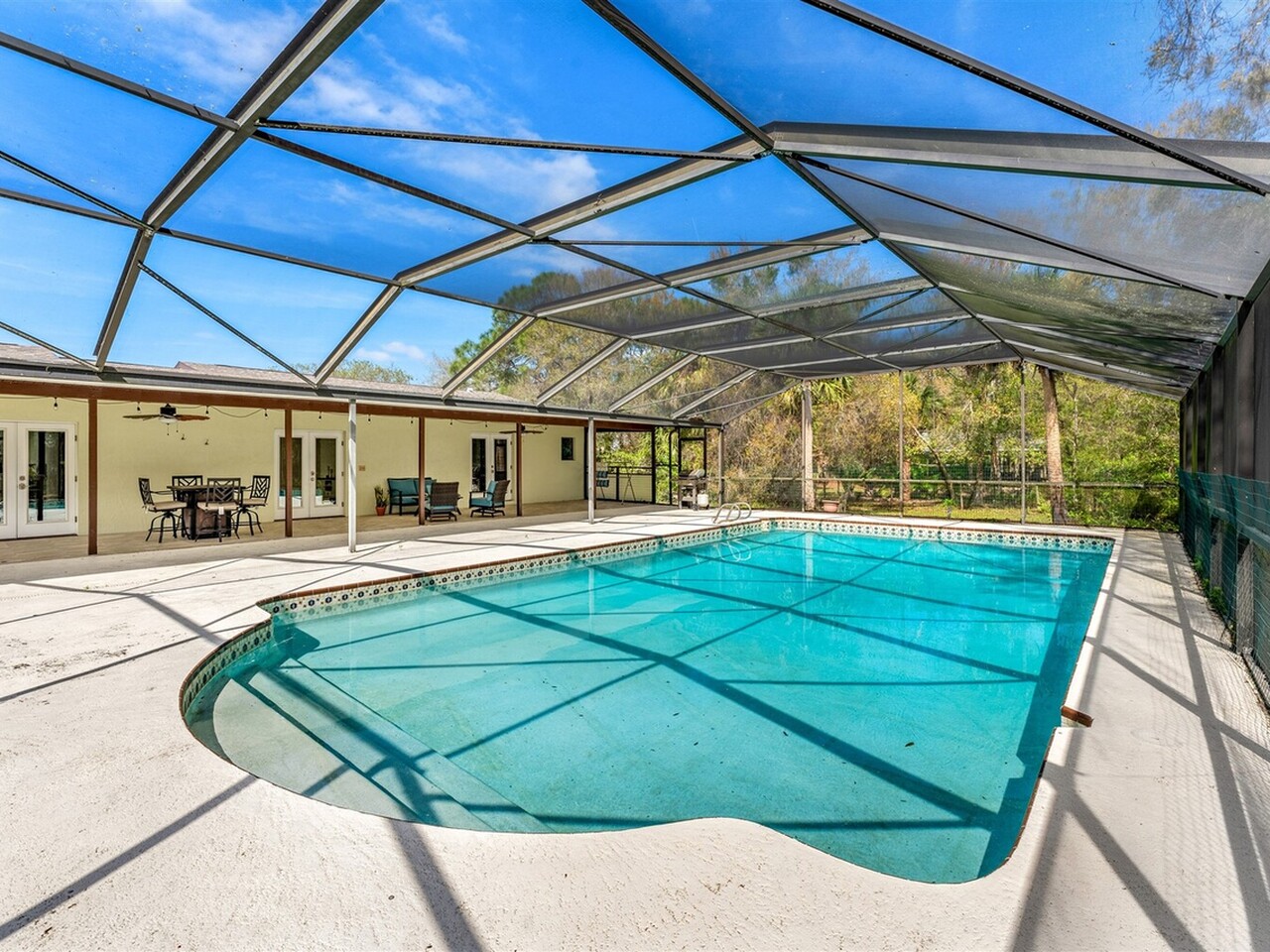 4405 Country Road