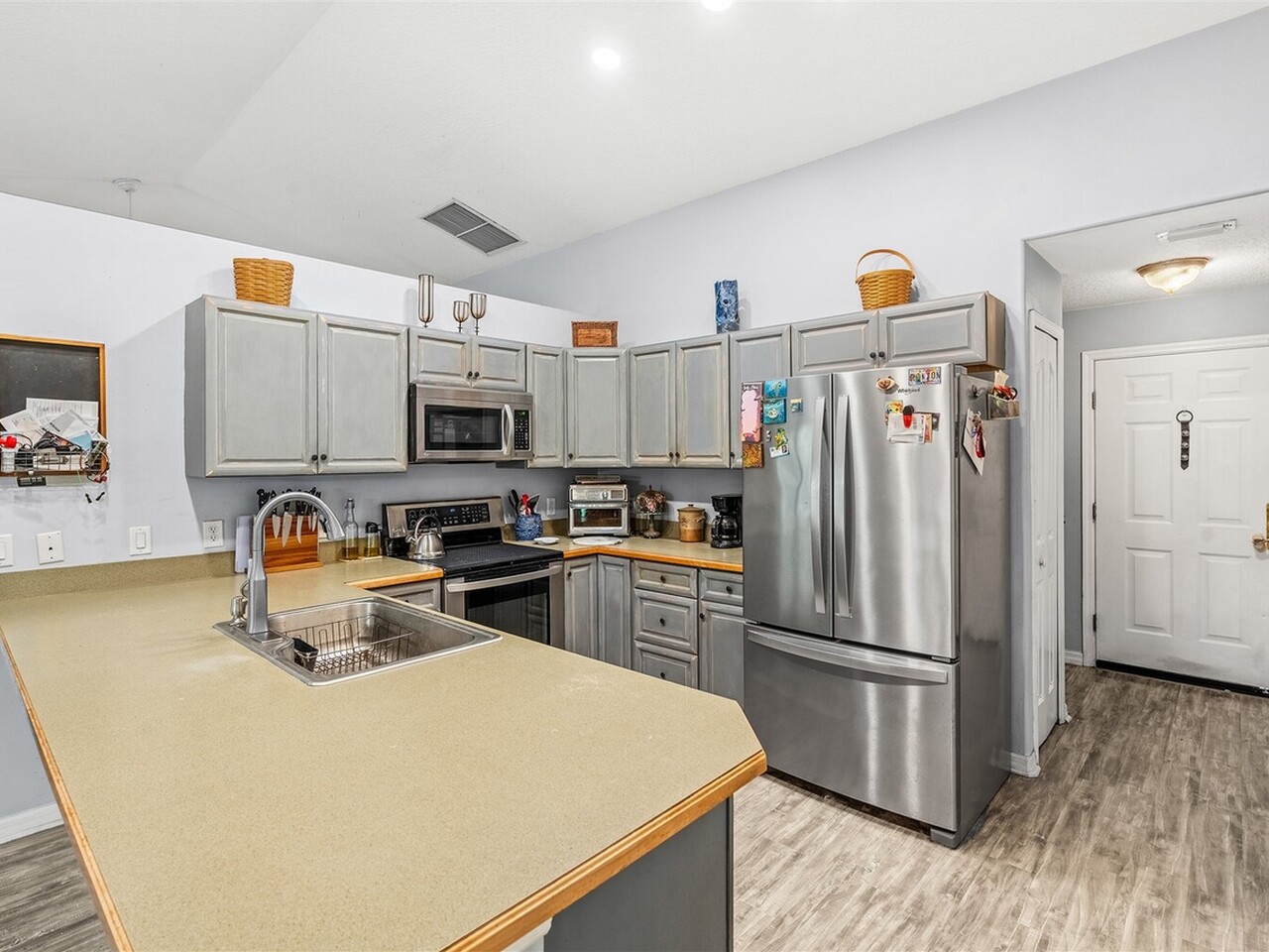 4575 Curtis Boulevard