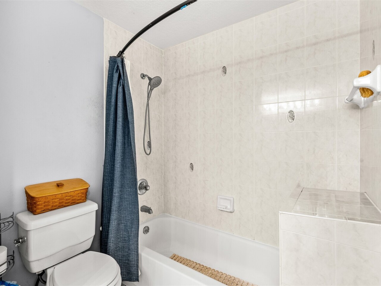 4575 Curtis Boulevard