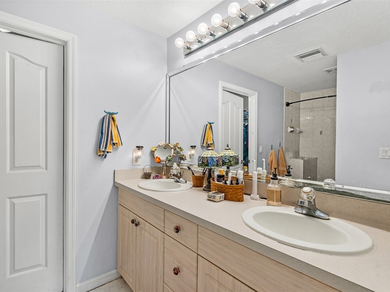 4575 Curtis Boulevard