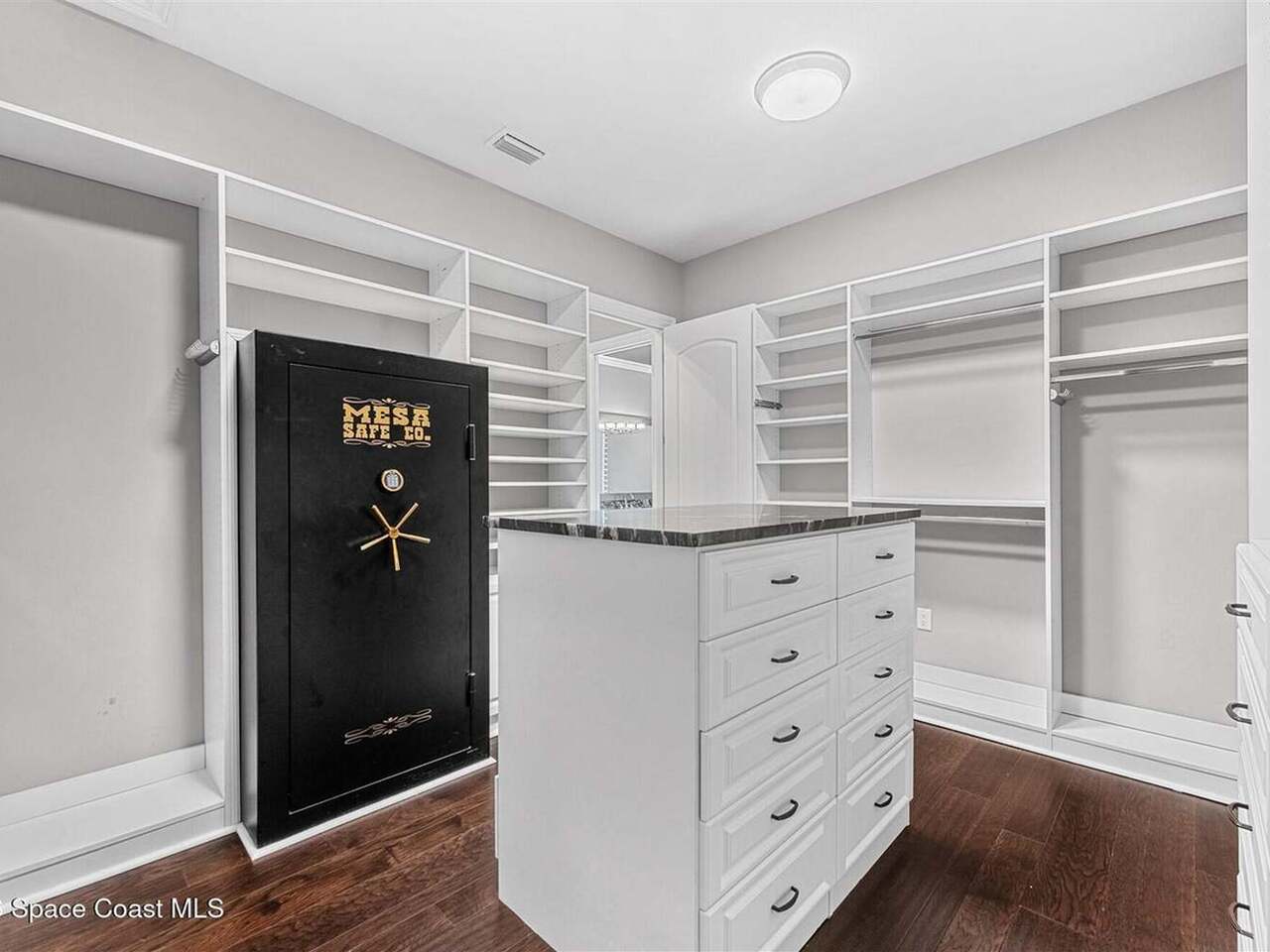 4696 Tea Tree Court
