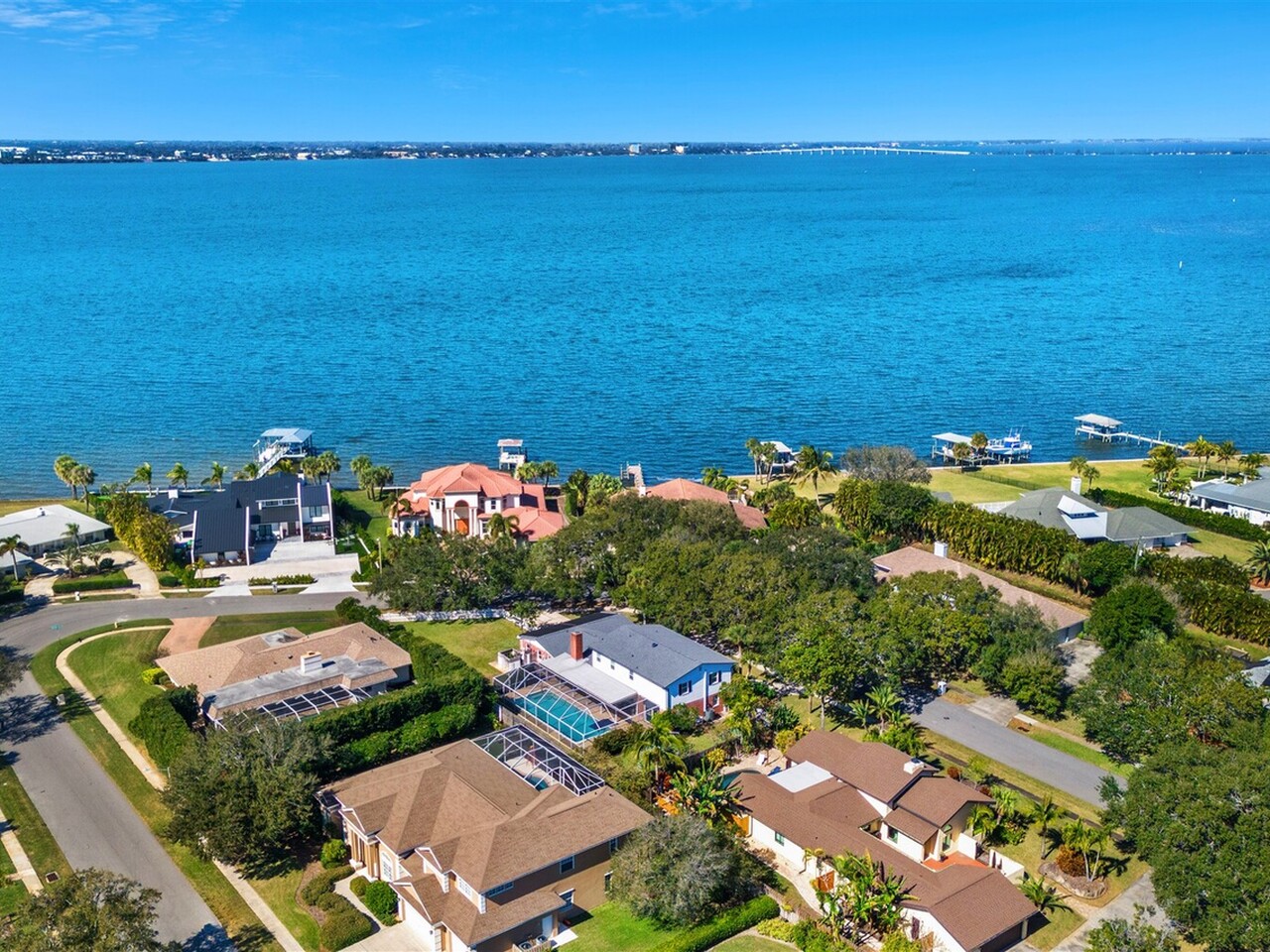 517 N River Oaks Drive