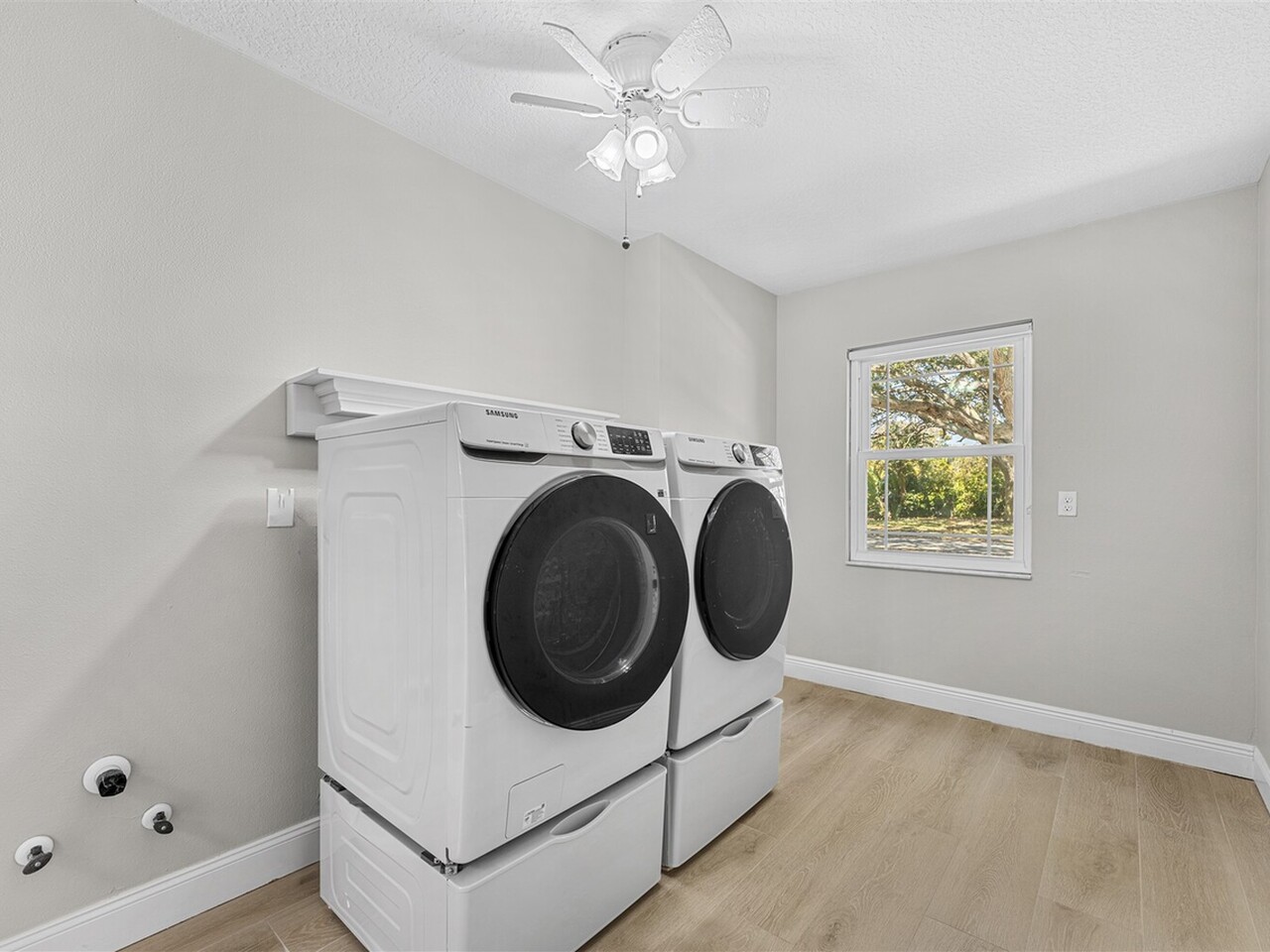 517 N River Oaks Drive