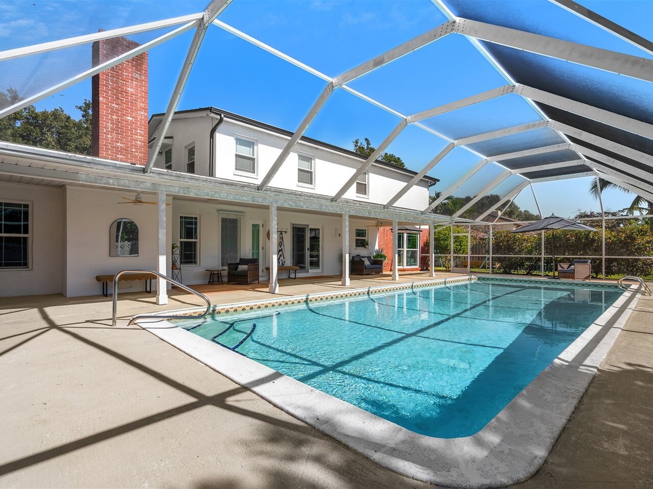 517 N River Oaks Drive