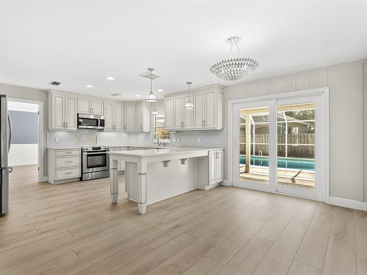 517 N River Oaks Drive