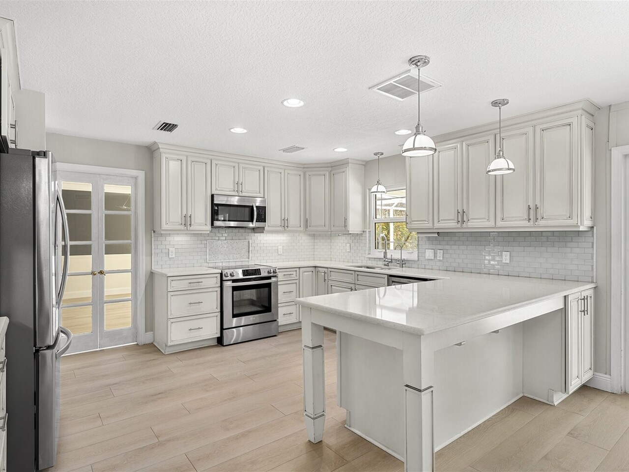 517 N River Oaks Drive