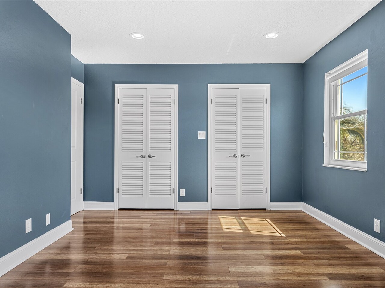 517 N River Oaks Drive