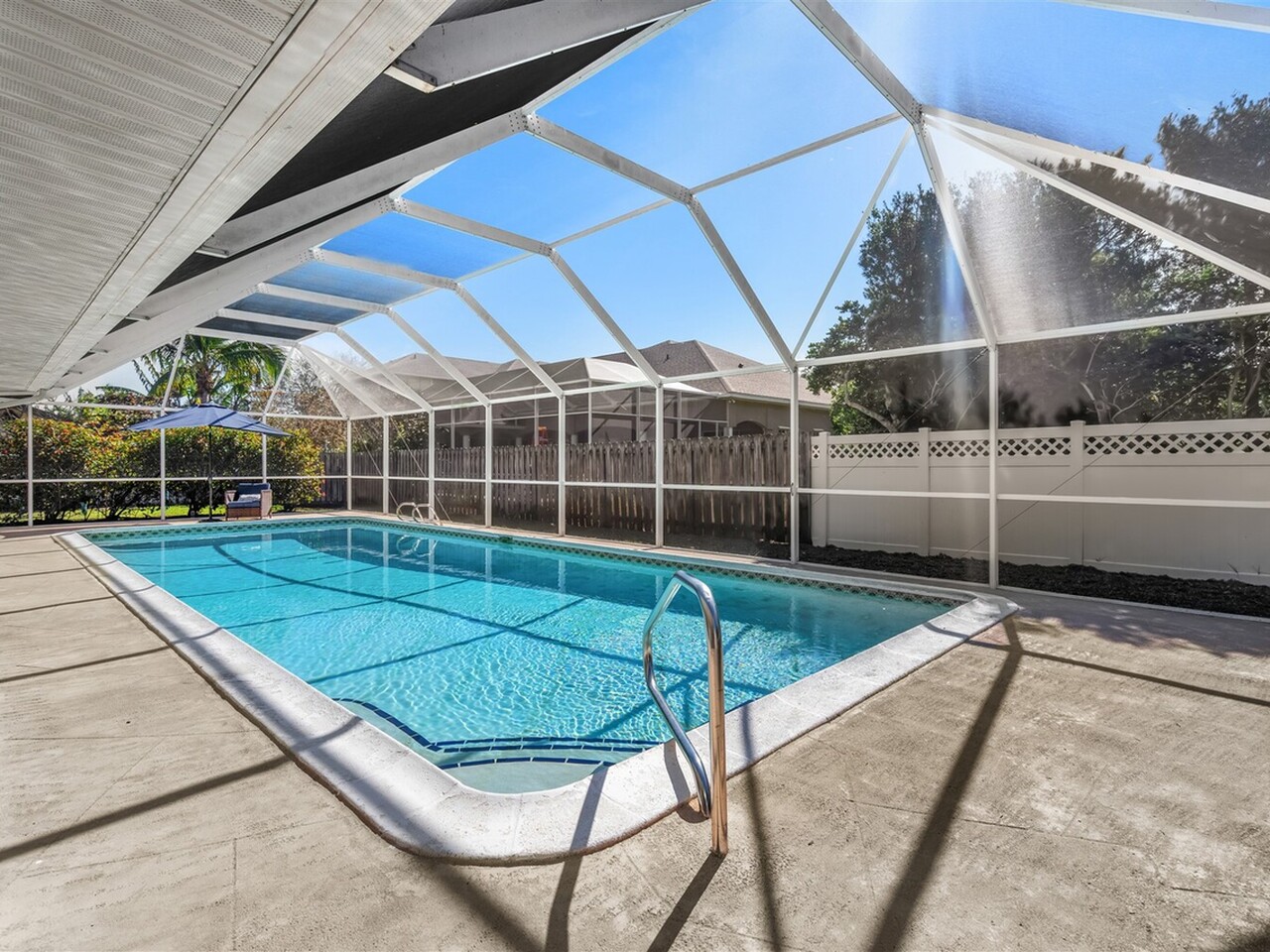 517 N River Oaks Drive